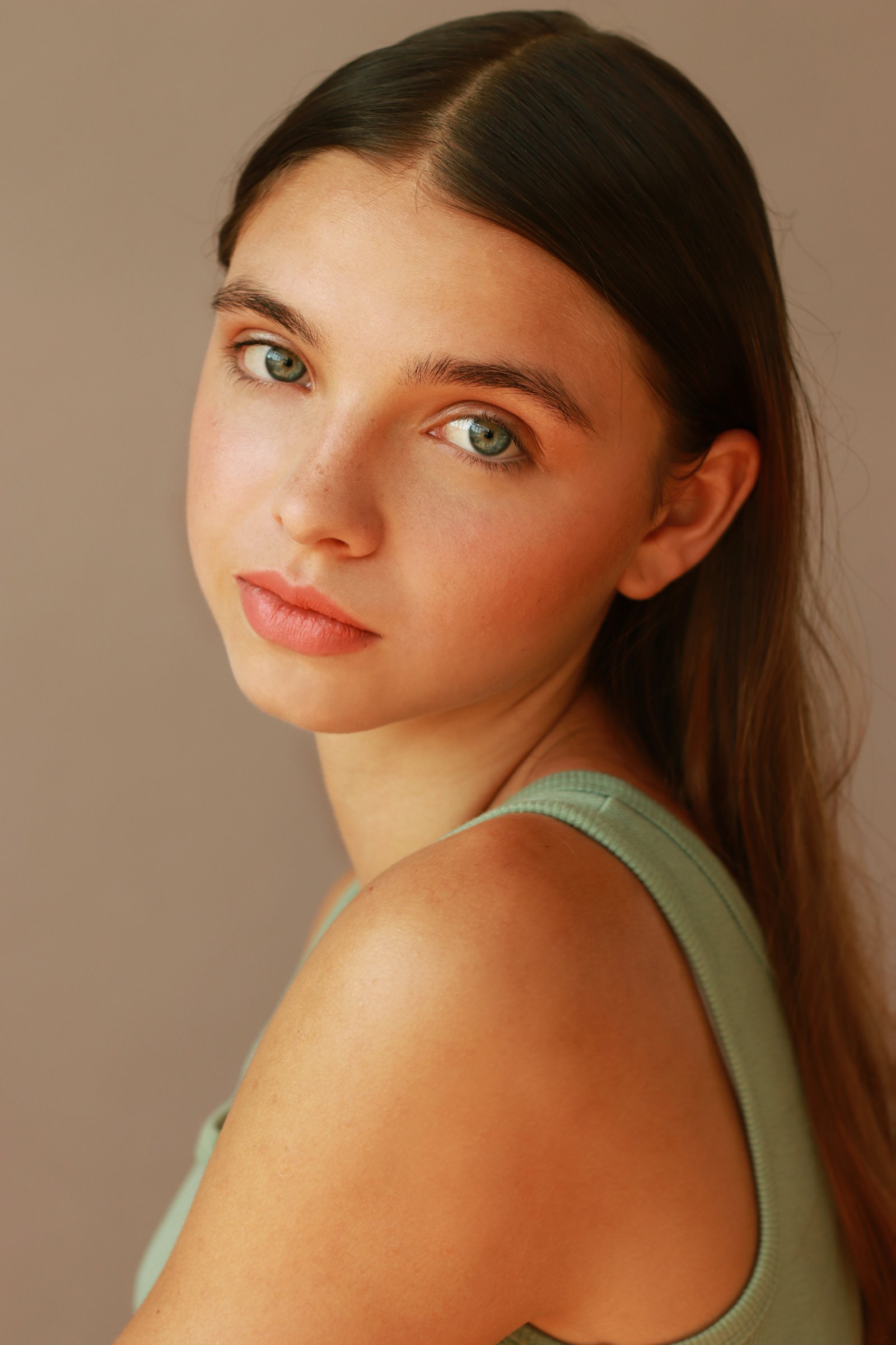Model feed image